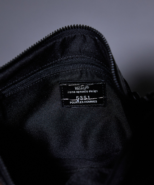 5351 POUR LES HOMMES(ゴーサンゴーイチプールオム)の「【別注】WAKU クレセントムーン ショルダーバッグ(ショルダーバッグ・メンズ・ホワイト/ブラック・フリー)」の9枚目の写真