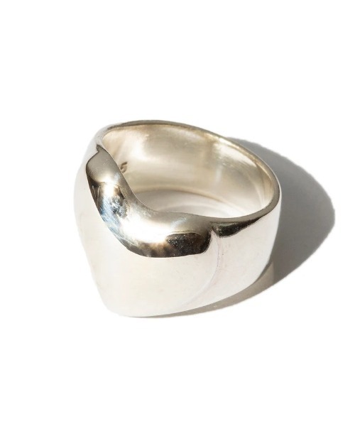Kinetics(キネティクス)の「LAPUIS SV925 Heart ring(ラピュイ SV925 ハートリング)(リング・レディース・シルバー/ゴールド・11)」の2枚目の写真