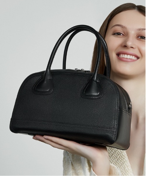 NiiNa(ニーナ)の「【 NiiNa / ニーナ 】高品質牛革2WAYラウンドフォルムバッグ(ショルダーバッグ・レディース・ブラック/グレイッシュベージュ・FREE)」の7枚目の写真