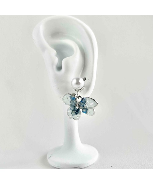 tone（トーン）の「【88eighty-eight】ブルーストーンキラキラバタフライピアス【import】(MA)（ピアス（両耳用）・レディース・ブルー・FREE）」の5枚目の写真