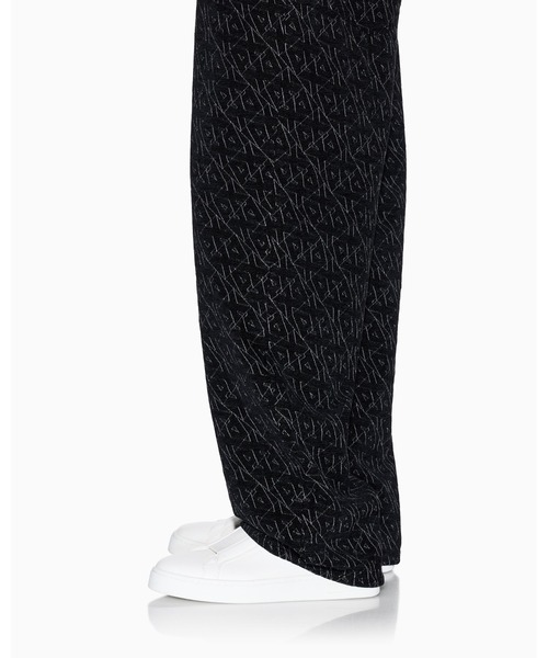 ARMANI EXCHANGE（アルマーニエクスチェンジ）の「【A|X アルマーニ エクスチェンジ】オールオーバージャカードロゴ バギーデニムパンツ_J83 BAGGY（デニムパンツ・メンズ・ブラック系その他・30inch/31inch/28inch/29inch/32inch/33inch/34inch/36inch）」の7枚目の写真