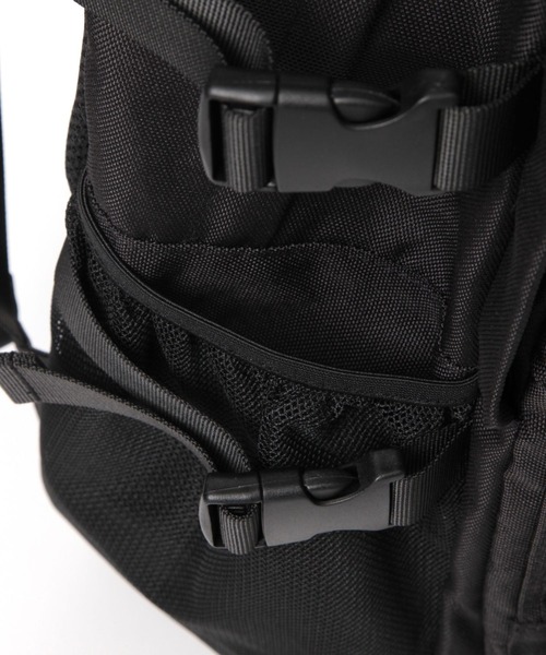 niko and...(ニコアンド)の「オリジナル撥水メニーポケットデイパック(バックパック/リュック・レディース・ブラック/ブラウン・0)」の3枚目の写真