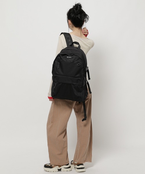 オリジナル撥水メニーポケットデイパック（バックパック/リュック
