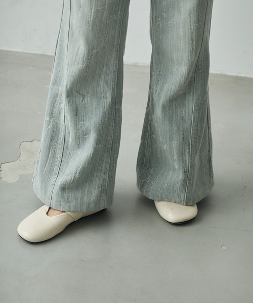 Lunea（ルネア）の「ダメージフレアデニムパンツ（デニムパンツ・レディース・ライトブルー・S/M/L）」の10枚目の写真