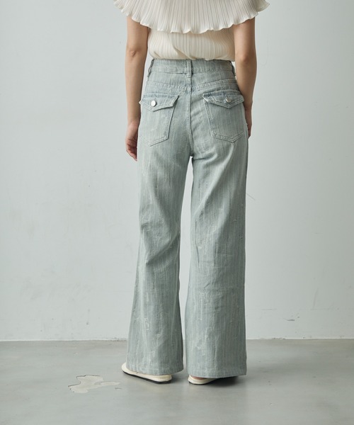 Lunea（ルネア）の「ダメージフレアデニムパンツ（デニムパンツ・レディース・ライトブルー・S/M/L）」の5枚目の写真