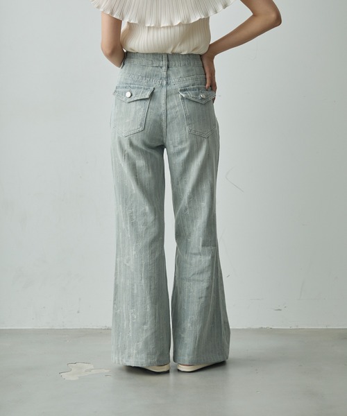 Lunea（ルネア）の「ダメージフレアデニムパンツ（デニムパンツ・レディース・ライトブルー・S/M/L）」の6枚目の写真