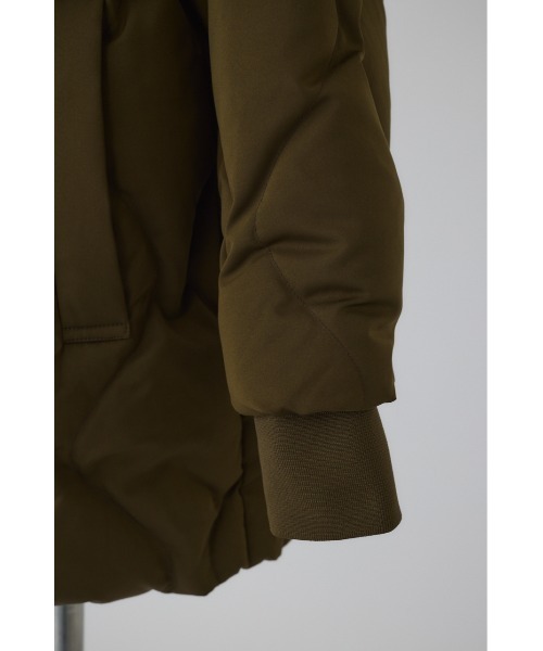 RIM.ARK（リムアーク）の「Double breasted stole down CT ダブルブレステッドストールコート（ダウンジャケット/コート・レディース・ブラック/カーキ・FREE）」の10枚目の写真