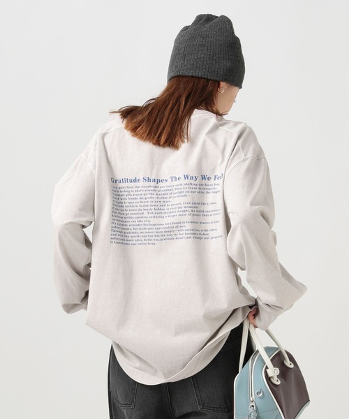 BAYFLOW(ベイフロー)の「ピグメントロゴロンT / バックプリント(Tシャツ/カットソー・レディース・オフホワイト/モカ/ネイビー/イエロー/ピンク/ライトグレー・SMALL/MEDIUM)」の3枚目の写真