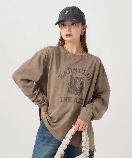 BAYFLOW(ベイフロー)の「ピグメントロゴロンT / バックプリント(Tシャツ/カットソー・レディース・オフホワイト/モカ/ネイビー/イエロー/ピンク/ライトグレー・SMALL/MEDIUM)」の4枚目の写真