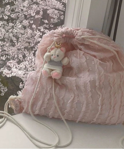 WEGO（ウィゴー）の「WEGO/フリルコンパクトガーリーナップサック（バックパック/リュック・レディース・ピンク/アイボリー/ホワイト・FREE）」の4枚目の写真