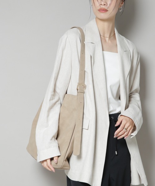 NANO universe（ナノユニバース）の「フェイクスエードコンビスクエアショルダーバッグ（ショルダーバッグ・レディース・ブラック/ベージュ・F）」の14枚目の写真