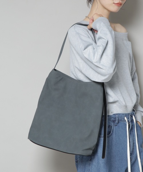 NANO universe（ナノユニバース）の「フェイクスエードコンビスクエアショルダーバッグ（ショルダーバッグ・レディース・ブラック/ベージュ・F）」の17枚目の写真