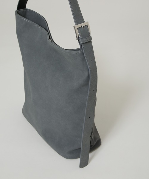 NANO universe（ナノユニバース）の「フェイクスエードコンビスクエアショルダーバッグ（ショルダーバッグ・レディース・ブラック/ベージュ・F）」の8枚目の写真