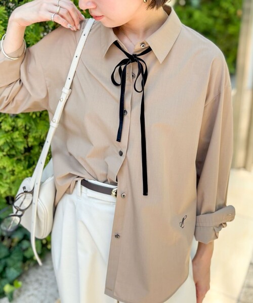 NOLLEY’S（ノーリーズ）の「ウォッシャブルリボン付きシャツ（シャツ/ブラウス・レディース・サックスブルー/キャメル/ホワイト・38/36）」の3枚目の写真
