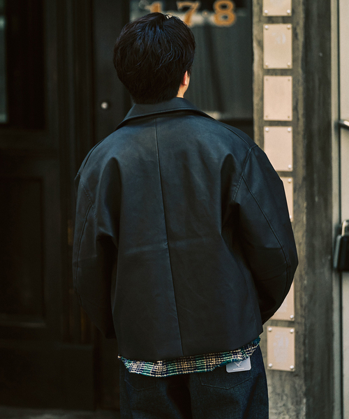 417 EDIFICE（フォーワンセブンエディフィス）の「カーフL レザーショートブルゾン（ライダースジャケット・メンズ・ブラック・MEDIUM/LARGE）」の6枚目の写真