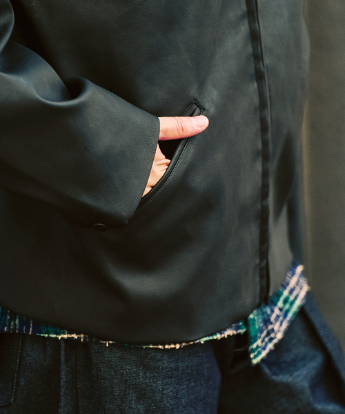 417 EDIFICE（フォーワンセブンエディフィス）の「カーフL レザーショートブルゾン（ライダースジャケット・メンズ・ブラック・MEDIUM/LARGE）」の8枚目の写真