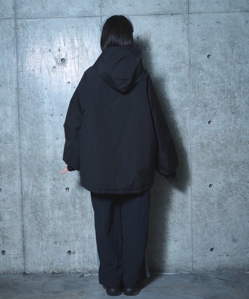 Re:CRYPT（リクリプト）の「ハイネック 中綿 ミドルコート / 中綿ブルゾン ワンポイント フード（ダウンジャケット/コート・レディース・ブラック/グレー・F）」の11枚目の写真
