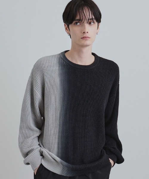 tk.TAKEO KIKUCHI(ティーケータケオキクチ)の「グラデダイニットプルオーバー(ニット/セーター・メンズ・ライトグレー/ブラック/ブラウン系その他/ネイビー・01/02/03)」の2枚目の写真