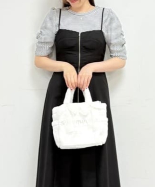SAMANTHAVEGA（サマンサベガ）の「シフォンリボンファーハンドバッグ（ハンドバッグ・レディース・ピンク/ライトブルー/ブラック/ホワイト・FREE）」の2枚目の写真