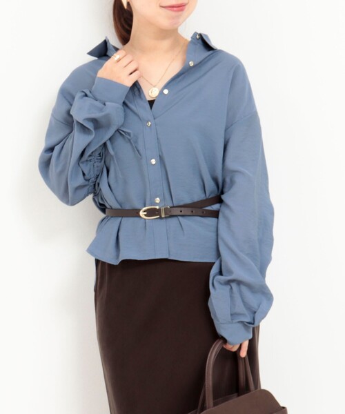 MICO COULIER（ミコクリエ）の「ECOVEROソフトローンギャザー＋リボンスリーブブラウス（シャツ/ブラウス・レディース・グレイッシュブルー/オリーブ/ブラウン・38）」の3枚目の写真