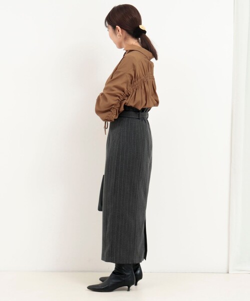 MICO COULIER（ミコクリエ）の「ECOVEROソフトローンギャザー＋リボンスリーブブラウス（シャツ/ブラウス・レディース・グレイッシュブルー/オリーブ/ブラウン・38）」の11枚目の写真