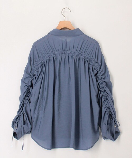 MICO COULIER（ミコクリエ）の「ECOVEROソフトローンギャザー＋リボンスリーブブラウス（シャツ/ブラウス・レディース・グレイッシュブルー/オリーブ/ブラウン・38）」の19枚目の写真