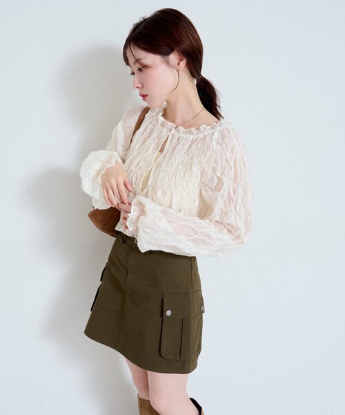 Kastane（カスタネ）の「【2WAY】フリルシャーリングブラウス（シャツ/ブラウス・レディース・ブラウン/アイボリー・FREE）」の6枚目の写真