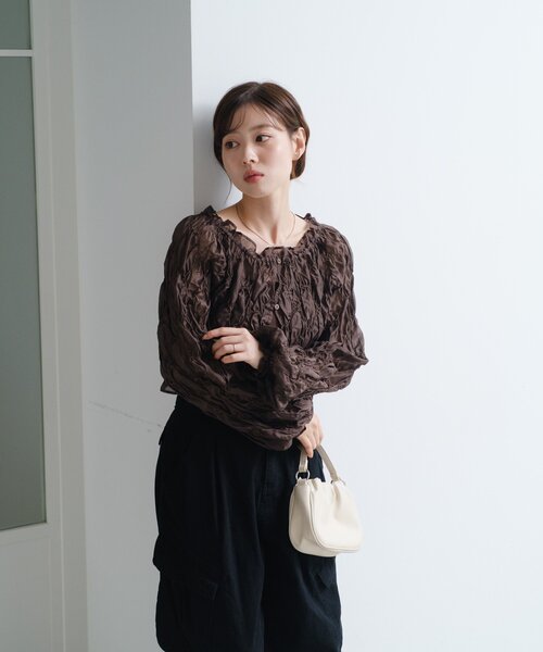 Kastane（カスタネ）の「【2WAY】フリルシャーリングブラウス（シャツ/ブラウス・レディース・ブラウン/アイボリー・FREE）」の21枚目の写真