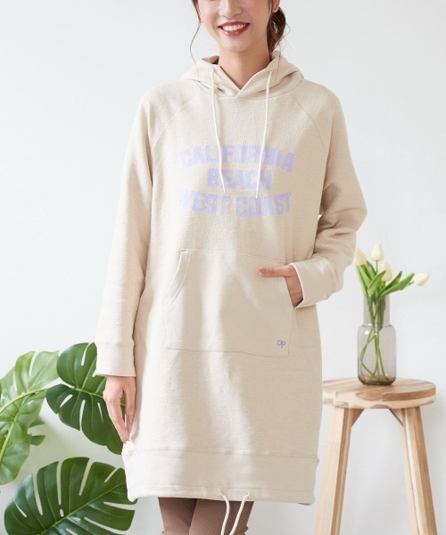 Ocean Pacific（オーシャンパシフィック）の「【OP / オーピー】レディースパーカーワンピース/裏毛カレッジロゴドローコード付きスウェットワンピ（ワンピース・レディース・ベージュ/杢グレー/ネイビー・LARGE/MEDIUM）」の3枚目の写真