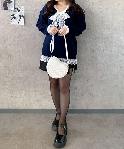 Mejoul（メジュール）の「【25年秋冬新作】レースリボンルーズシルエットＶネックプルオーバーニット　異素材ドッキング（ニット/セーター・レディース・グレー/アイボリー/ブラック/ピンク/ネイビー/レッド・F）」の10枚目の写真