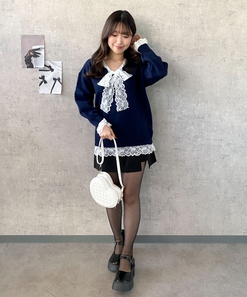 Mejoul（メジュール）の「【25年秋冬新作】レースリボンルーズシルエットＶネックプルオーバーニット　異素材ドッキング（ニット/セーター・レディース・グレー/アイボリー/ブラック/ピンク/ネイビー/レッド・F）」の18枚目の写真