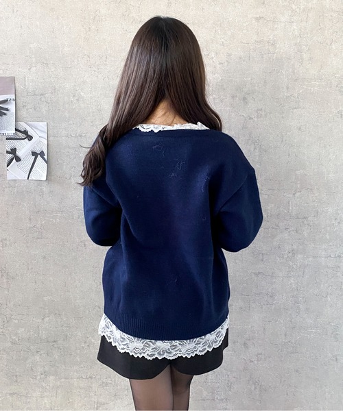 Mejoul（メジュール）の「【25年秋冬新作】レースリボンルーズシルエットＶネックプルオーバーニット　異素材ドッキング（ニット/セーター・レディース・グレー/アイボリー/ブラック/ピンク/ネイビー/レッド・F）」の17枚目の写真