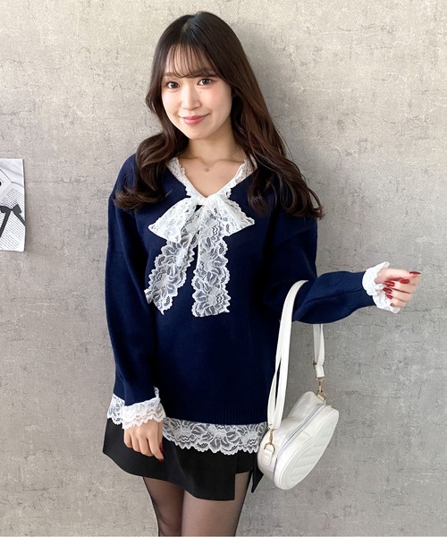 Mejoul（メジュール）の「【25年秋冬新作】レースリボンルーズシルエットＶネックプルオーバーニット　異素材ドッキング（ニット/セーター・レディース・グレー/アイボリー/ブラック/ピンク/ネイビー/レッド・F）」の16枚目の写真