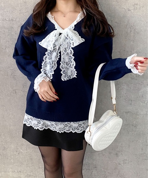 Mejoul（メジュール）の「【25年秋冬新作】レースリボンルーズシルエットＶネックプルオーバーニット　異素材ドッキング（ニット/セーター・レディース・グレー/アイボリー/ブラック/ピンク/ネイビー/レッド・F）」の11枚目の写真