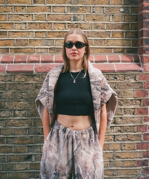 Champion（チャンピオン）の「【別注】Champion / リバースウィーブ（R）フルジップ パーカ（スウェット・メンズ・グリーン系その他5/ブラック系その他4/その他・X-LARGE/LARGE/MEDIUM/SMALL）」の4枚目の写真