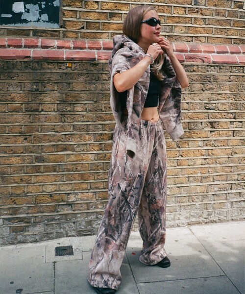 Champion（チャンピオン）の「【別注】Champion / リバースウィーブ（R）フルジップ パーカ（スウェット・メンズ・グリーン系その他5/ブラック系その他4/その他・X-LARGE/LARGE/MEDIUM/SMALL）」の5枚目の写真