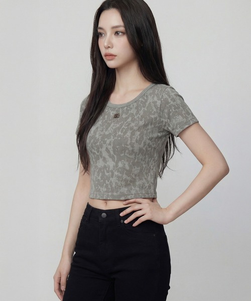 DURAS(デュラス)の「ロゴ刺繍クロップドTシャツ(Tシャツ/カットソー・レディース・レオパード/ピンク/ブラウン/ブラック・FREE)」の4枚目の写真