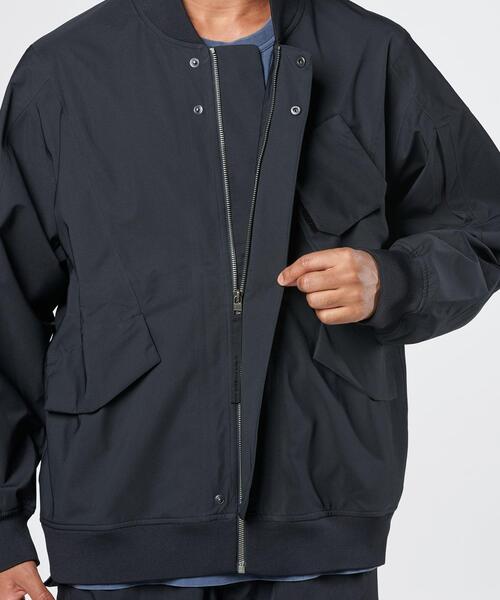 UNDER ARMOUR(アンダーアーマー)の「UAシティ ボンバー ジャケット(ライフスタイル/メンズ/レディース)(その他アウター・レディース・ブラック・L/M/S/2XL)」の3枚目の写真