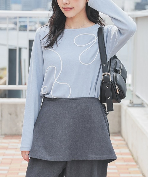 Honeys(ハニーズ)の「コード刺繍トップス(Tシャツ/カットソー・レディース・サックスブルー/アイボリー/グレー/ピンク/ブラック・LL/M/L)」の5枚目の写真