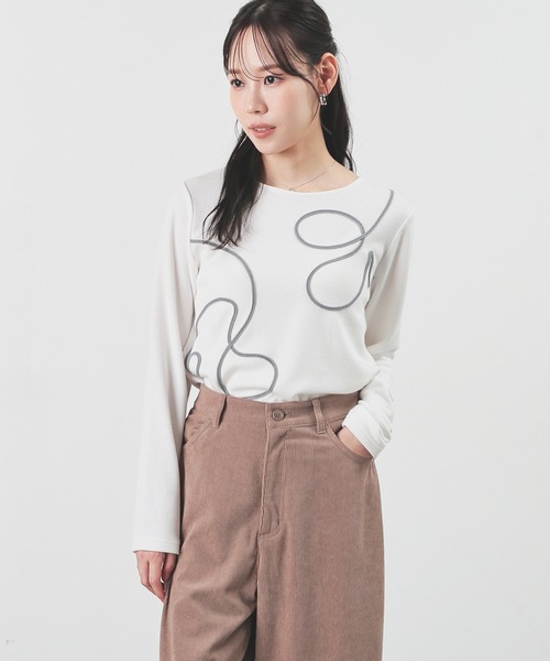 Honeys(ハニーズ)の「コード刺繍トップス(Tシャツ/カットソー・レディース・サックスブルー/アイボリー/グレー/ピンク/ブラック・LL/M/L)」の16枚目の写真
