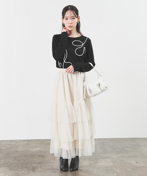 Honeys(ハニーズ)の「コード刺繍トップス(Tシャツ/カットソー・レディース・サックスブルー/アイボリー/グレー/ピンク/ブラック・LL/M/L)」の17枚目の写真