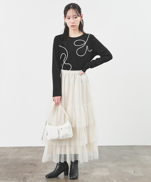 Honeys(ハニーズ)の「コード刺繍トップス(Tシャツ/カットソー・レディース・サックスブルー/アイボリー/グレー/ピンク/ブラック・LL/M/L)」の18枚目の写真