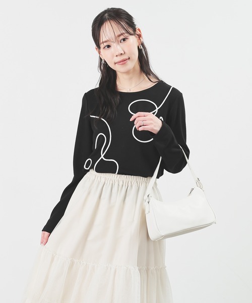 Honeys(ハニーズ)の「コード刺繍トップス(Tシャツ/カットソー・レディース・サックスブルー/アイボリー/グレー/ピンク/ブラック・LL/M/L)」の19枚目の写真