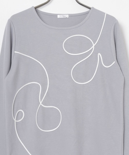 Honeys(ハニーズ)の「コード刺繍トップス(Tシャツ/カットソー・レディース・サックスブルー/アイボリー/グレー/ピンク/ブラック・LL/M/L)」の6枚目の写真