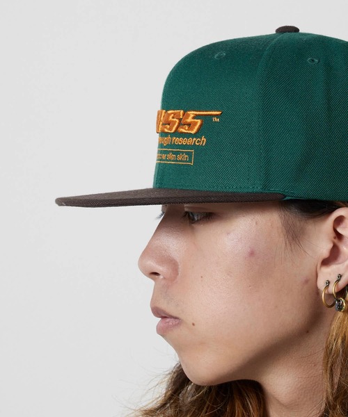 DIET BUTCHER（ダイエットブッチャー）の「DIET BUTCHER SLIM SKIN/ダイエットブッチャースリムスキン DBSS CAP 3Dロゴ フラットバイザー6パネルキャップ（キャップ・メンズ・キャメル/グリーン・FREE）」の5枚目の写真