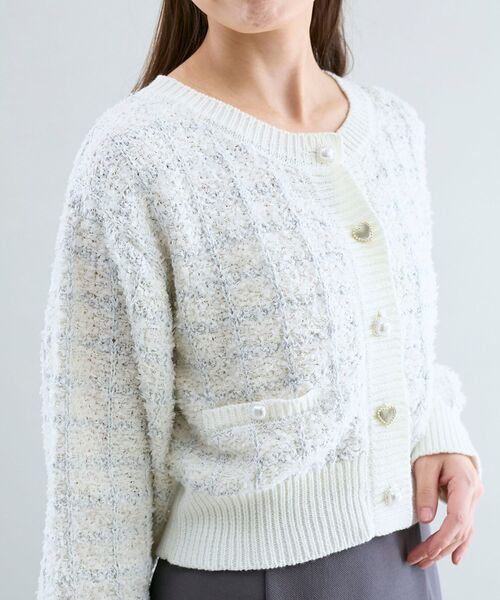 MAJESTIC LEGON（マジェスティックレゴン）の「アソートボタンツイードニットカーデ（カーディガン/ボレロ・レディース・グレー/ブラック/アイボリー/ピンクベージュ・MEDIUM）」の15枚目の写真