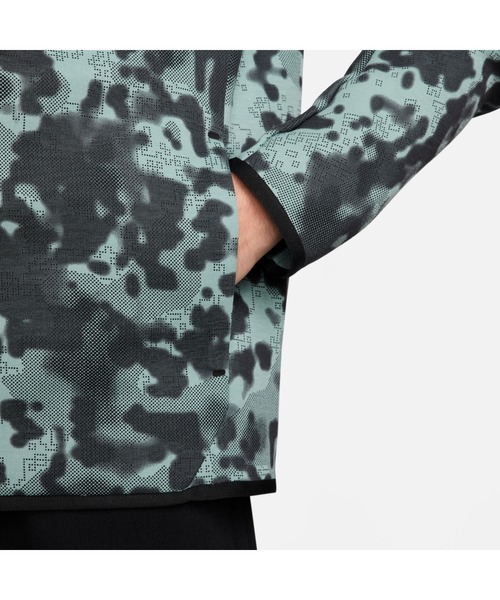 NIKE(ナイキ)の「NIKE/ナイキ M TECH FLC WR FZ JKT CAM(パーカー・メンズ・ブラック/カーキ・M/L/XL/S)」の5枚目の写真