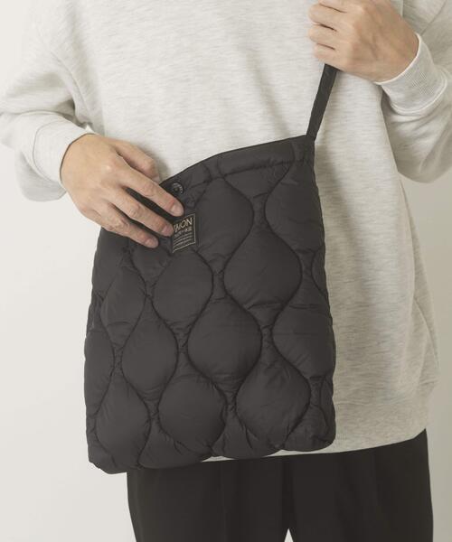 ITEMS URBANRESEARCH（アイテムズ アーバンリサーチ）の「TAION　Cross Body Down Bag -M（ショルダーバッグ・メンズ・ブラック/オリーブ/ブルー系その他/ベージュ系その他・-）」の5枚目の写真