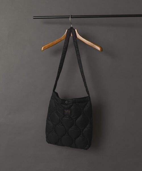 ITEMS URBANRESEARCH（アイテムズ アーバンリサーチ）の「TAION　Cross Body Down Bag -M（ショルダーバッグ・メンズ・ブラック/オリーブ/ブルー系その他/ベージュ系その他・-）」の7枚目の写真