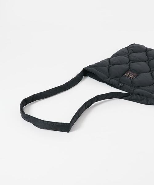ITEMS URBANRESEARCH（アイテムズ アーバンリサーチ）の「TAION　Cross Body Down Bag -M（ショルダーバッグ・メンズ・ブラック/オリーブ/ブルー系その他/ベージュ系その他・-）」の11枚目の写真